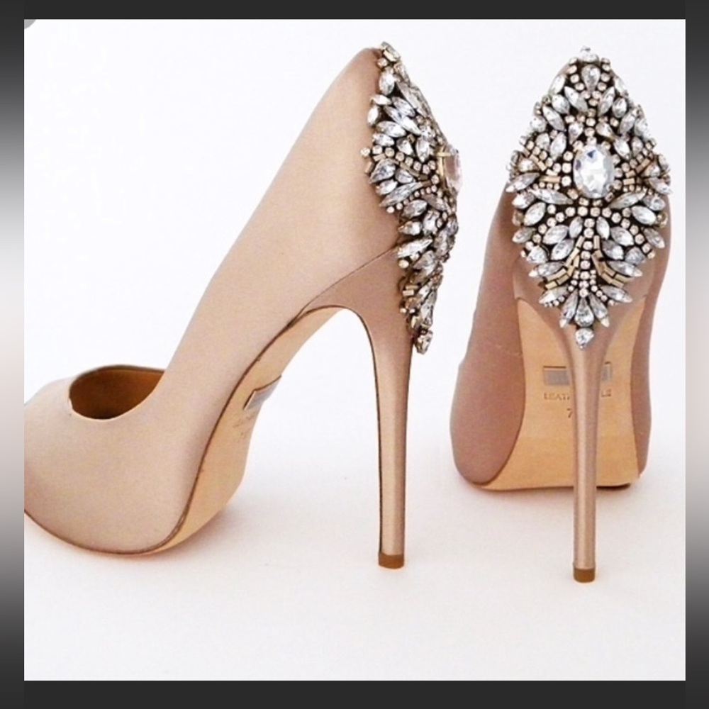 Badgley Mischka Kiara Crystal Back - Latte Satin Sz 9